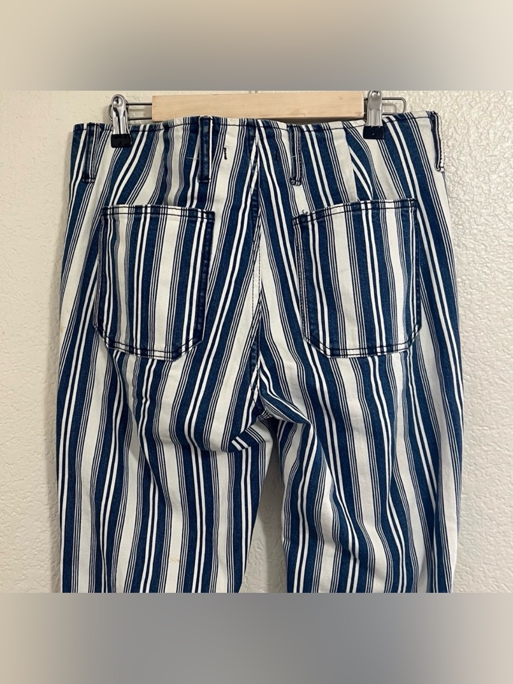 Free People Jolene Bell
Bottoms Stripe Pant in White
Indigo Hip Huggers Boho 30 - Picture 12 of 14